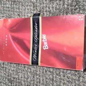 Avon winter splenorr Barbie